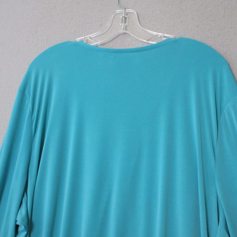 Susan Graver Plus 2X Blue Liquid Knit Slinky Top - Picture 11 of 12